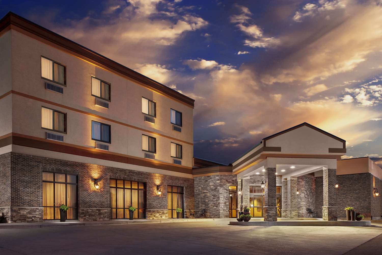 Roosevelt Grand Dakota Surestay Collection By Best Western Dickinson Exterior photo